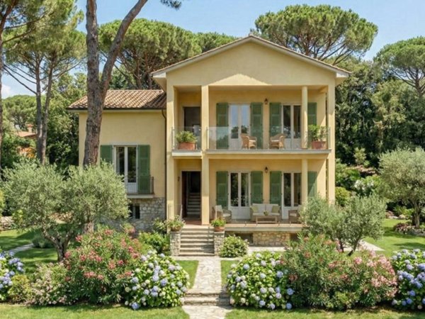 casa indipendente in vendita a Massa in zona Poveromo