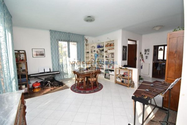 casa semindipendente in vendita a Massa in zona Marina di Massa