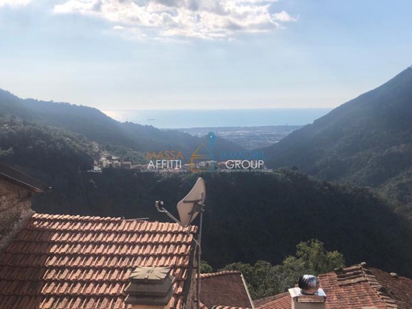 casa indipendente in vendita a Massa in zona Antona