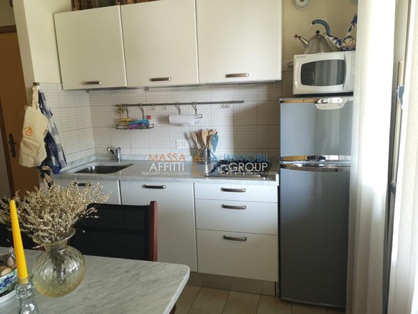 appartamento in vendita a Massa in zona Marina dei Ronchi