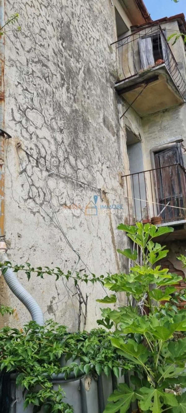 casa indipendente in vendita a Massa in zona Centro Storico