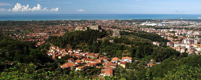 negozio in vendita a Massa