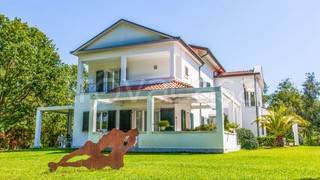 casa indipendente in vendita a Massa in zona Poveromo