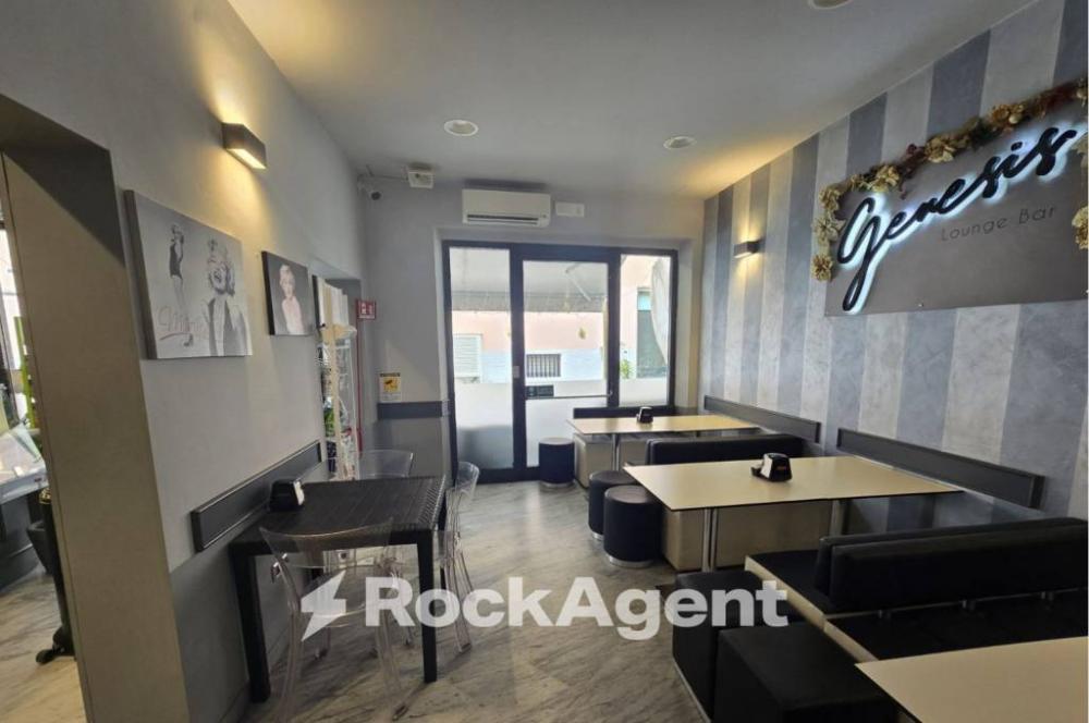 negozio in vendita a Massa in zona Centro Storico