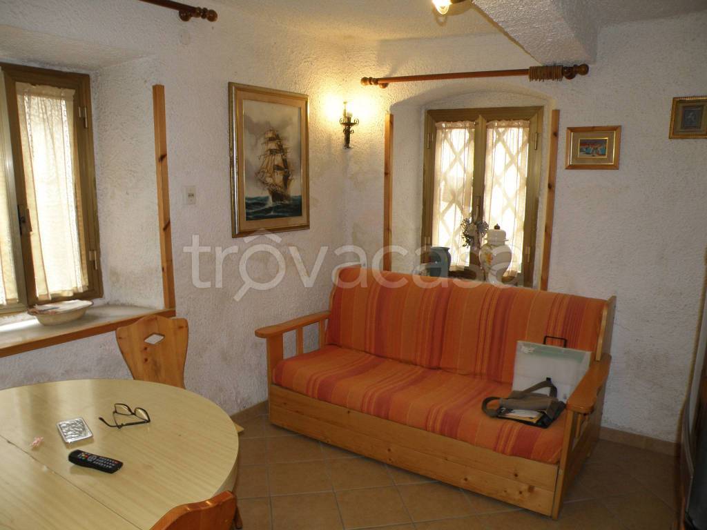 casa indipendente in vendita a Massa in zona Mirteto