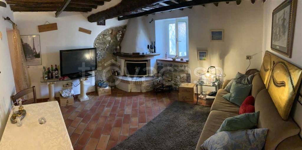 casa indipendente in vendita a Massa in zona Centro Storico