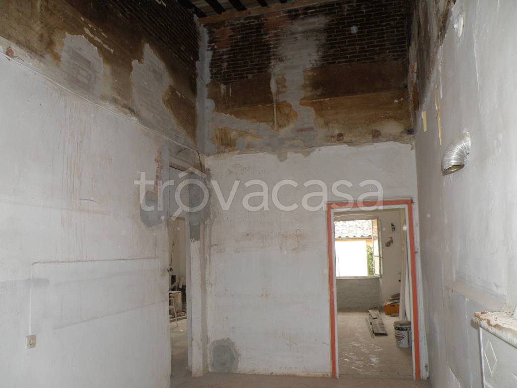 appartamento in vendita a Massa in zona Centro Storico