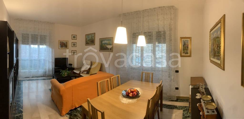 appartamento in vendita a Massa in zona Centro Storico