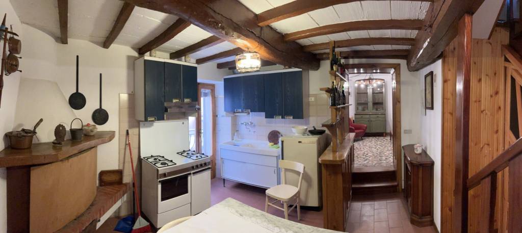 casa indipendente in vendita a Massa in zona Antona