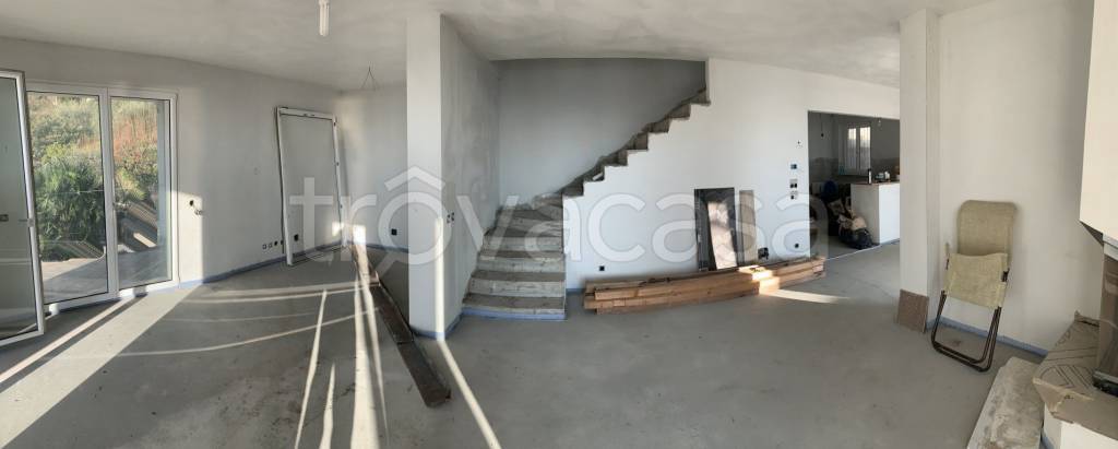 casa indipendente in vendita a Massa in zona Antona