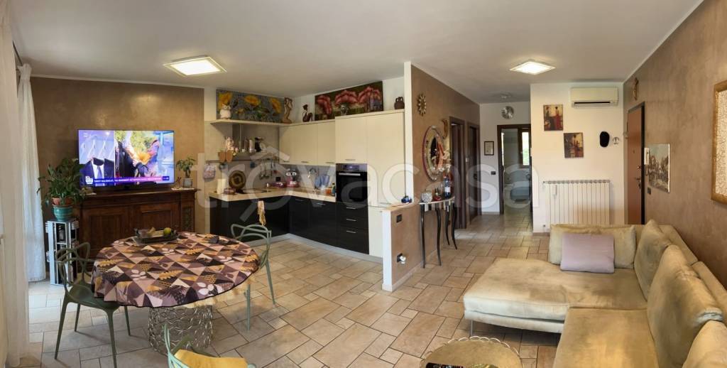 appartamento in vendita a Massa in zona Candia