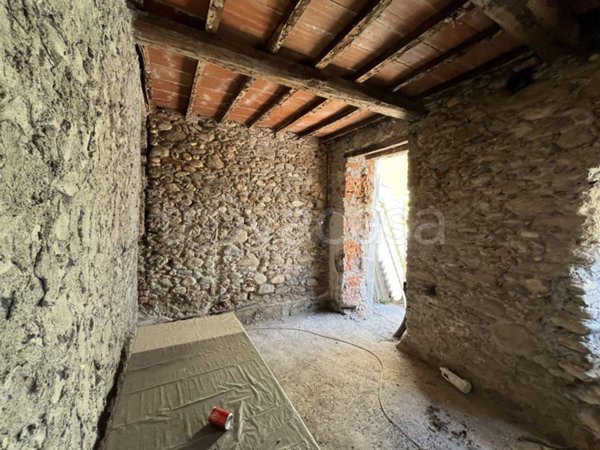 appartamento in vendita a Massa in zona Centro Storico