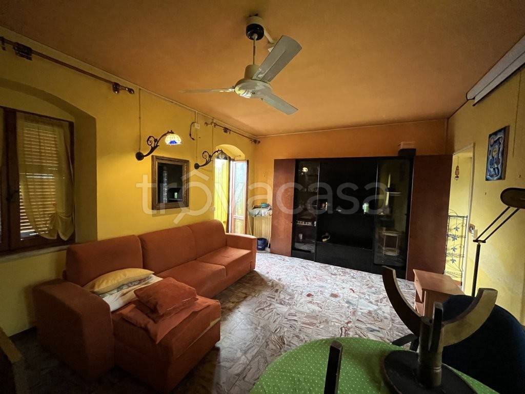 appartamento in vendita a Massa in zona Centro Storico