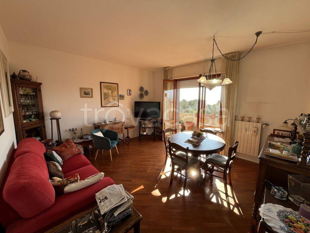 appartamento in vendita a Massa in zona Centro Storico