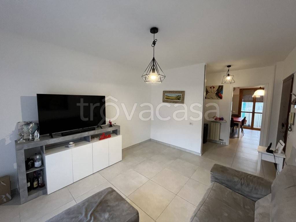 appartamento in vendita a Massa in zona Romagnano