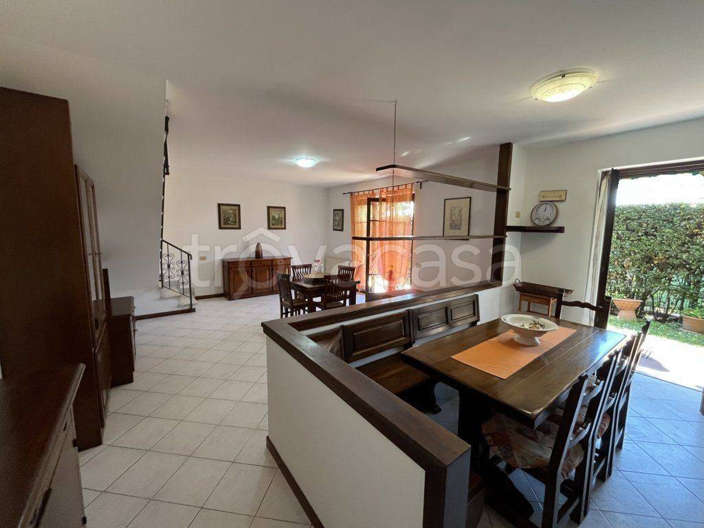 appartamento in vendita a Massa in zona Marina di Massa