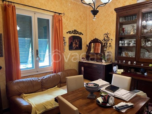 casa indipendente in vendita a Massa in zona Antona