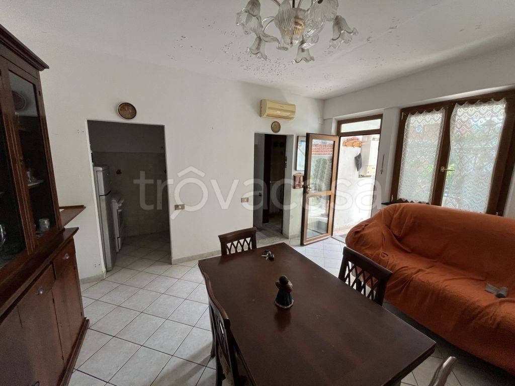 casa indipendente in vendita a Massa in zona Centro Storico