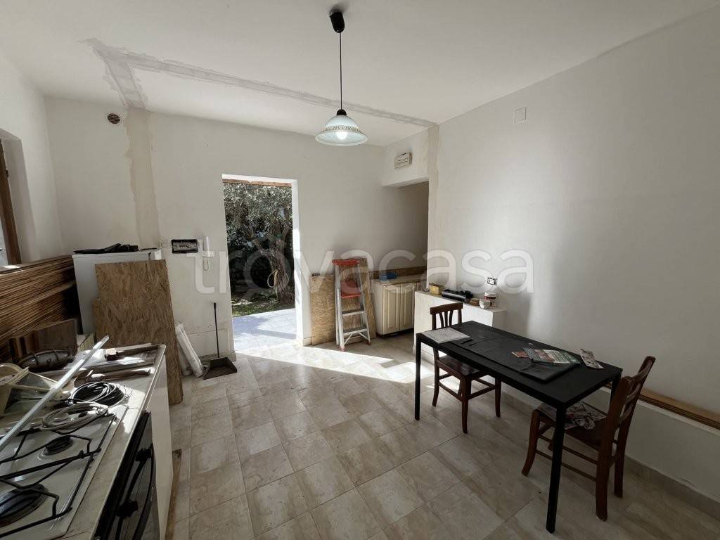 appartamento in vendita a Massa in zona Marina di Massa