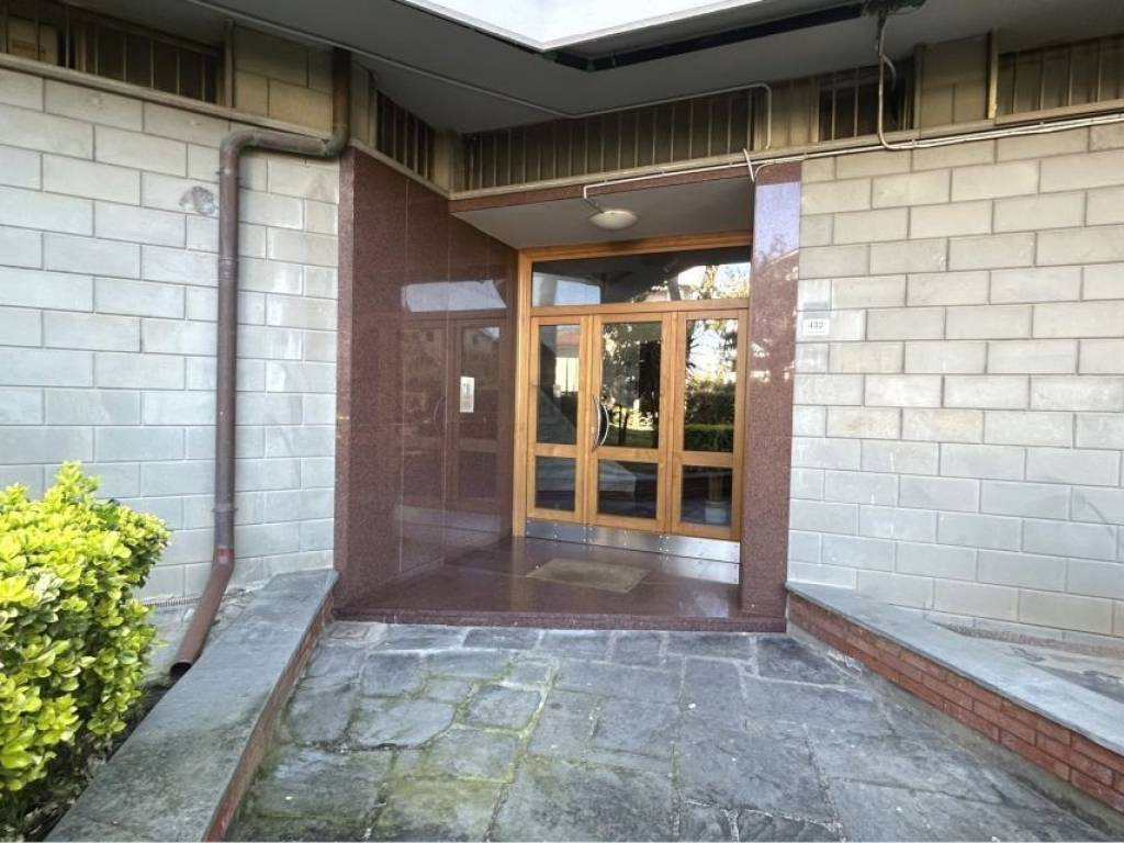 appartamento in vendita a Massa in zona Marina di Massa