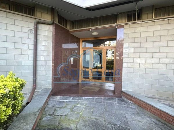 appartamento in vendita a Massa in zona Marina di Massa