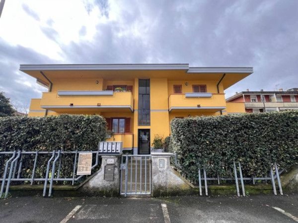 appartamento in vendita a Massa in zona Marina di Massa