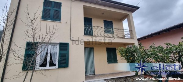 casa indipendente in vendita a Massa in zona Mirteto
