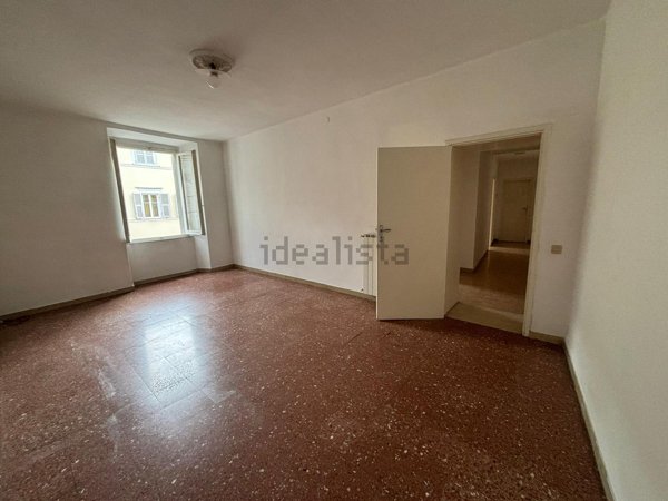 appartamento in vendita a Massa in zona Centro Storico