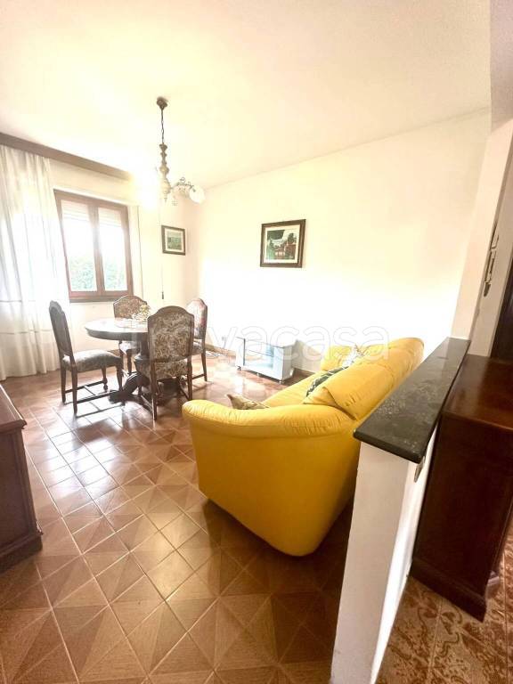 appartamento in vendita a Massa in zona Marina di Massa