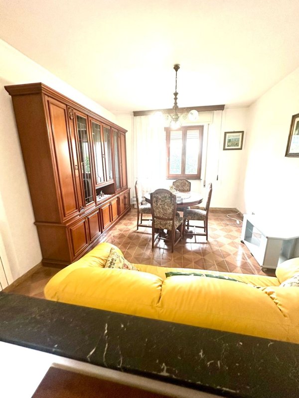 appartamento in vendita a Massa in zona Marina dei Ronchi