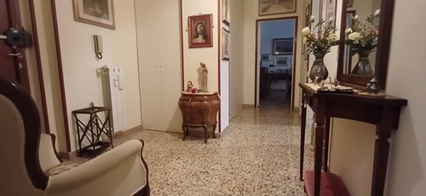 appartamento in vendita a Massa in zona Centro Storico