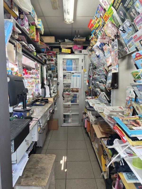 negozio in vendita a Massa