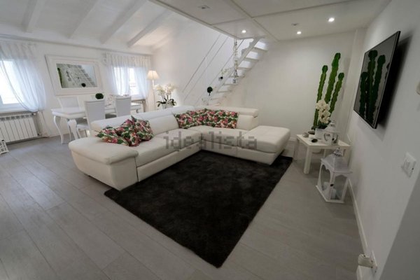 appartamento in vendita a Massa in zona Centro Storico