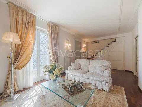 appartamento in vendita a Massa in zona Centro Storico