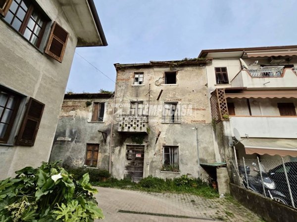 casa indipendente in vendita a Massa in zona Marina di Massa