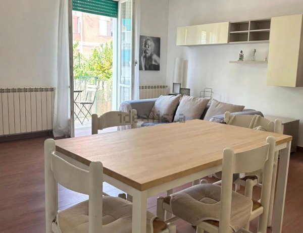 appartamento in vendita a Massa in zona Marina di Massa