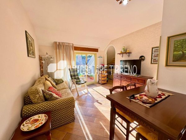 appartamento in vendita a Massa in zona Marina dei Ronchi