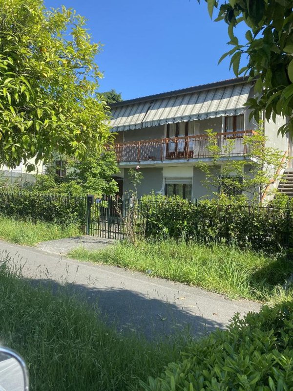 appartamento in vendita a Massa in zona Romagnano