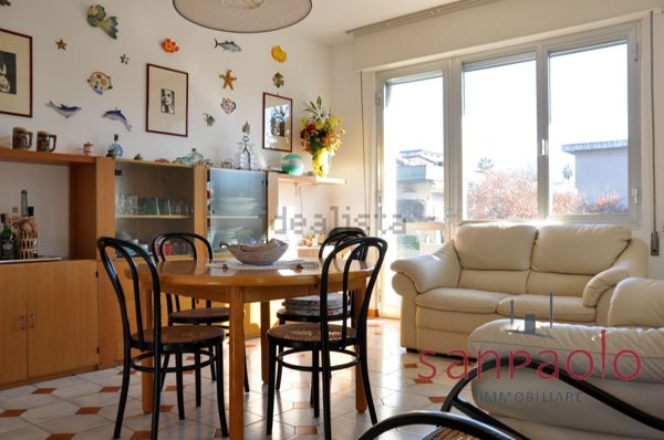 appartamento in vendita a Massa in zona Marina dei Ronchi