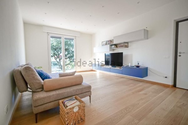 appartamento in vendita a Massa in zona Marina dei Ronchi