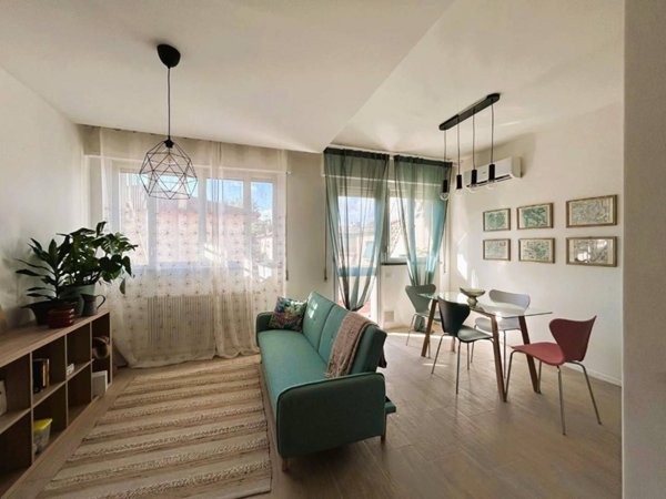 appartamento in vendita a Massa in zona Marina di Massa