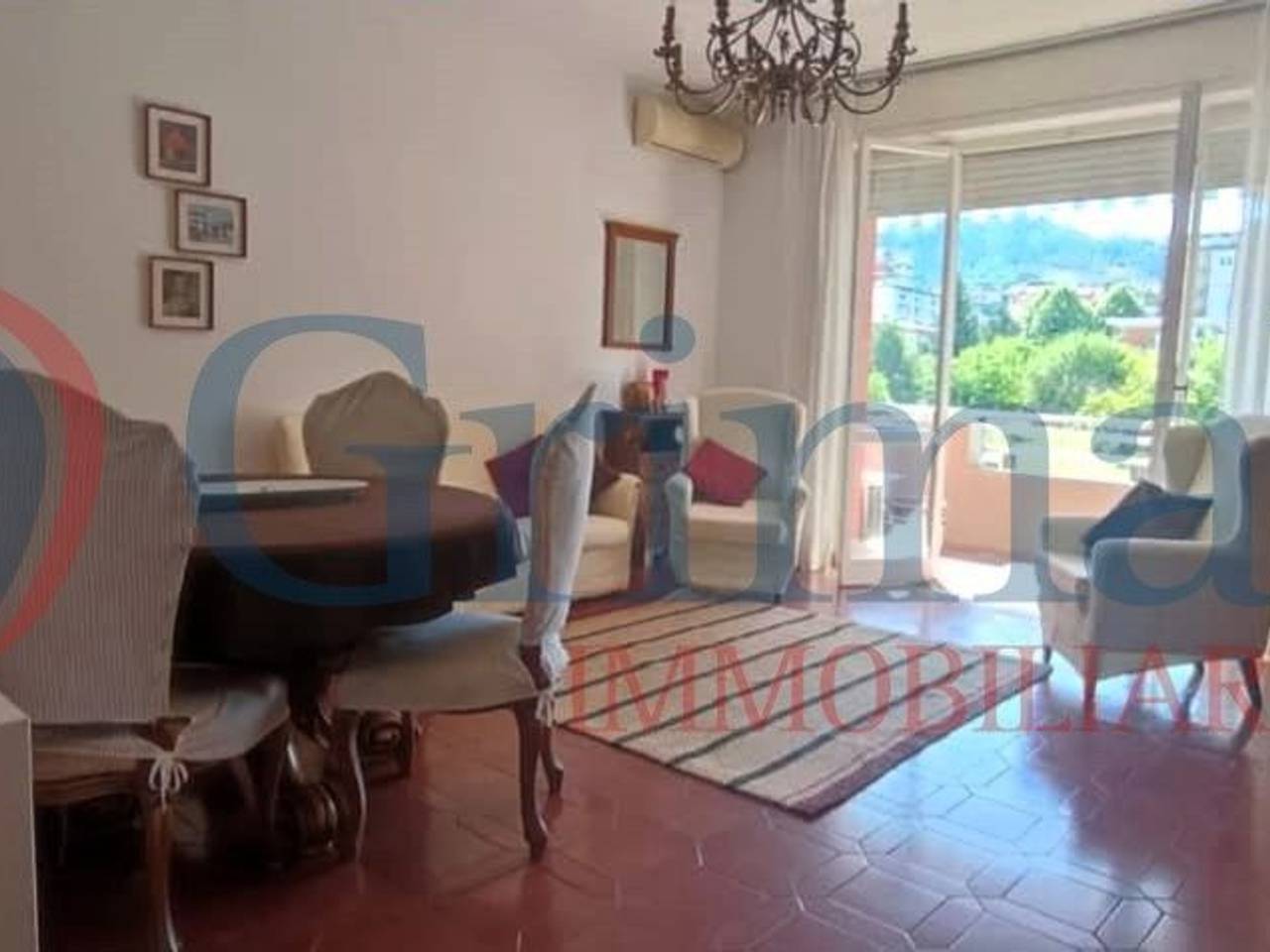 appartamento in vendita a Massa in zona Centro Storico