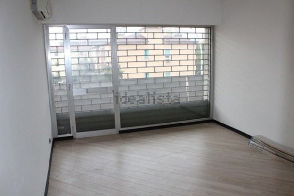 negozio in vendita a Massa in zona Centro Storico