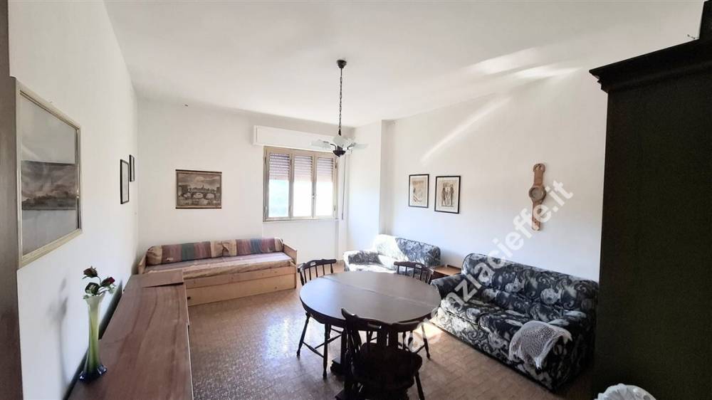 appartamento in vendita a Massa in zona Marina di Massa