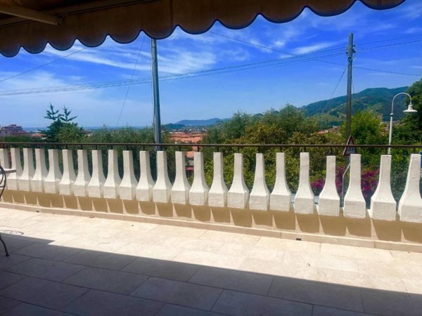 appartamento in vendita a Massa in zona Centro Storico