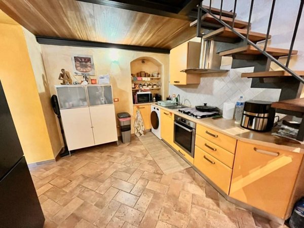 appartamento in vendita a Massa in zona Centro Storico