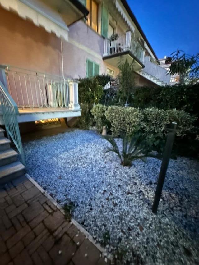 casa indipendente in vendita a Massa in zona Centro Storico