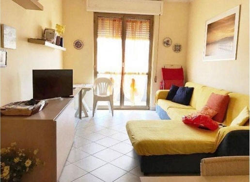 appartamento in vendita a Massa in zona Marina di Massa