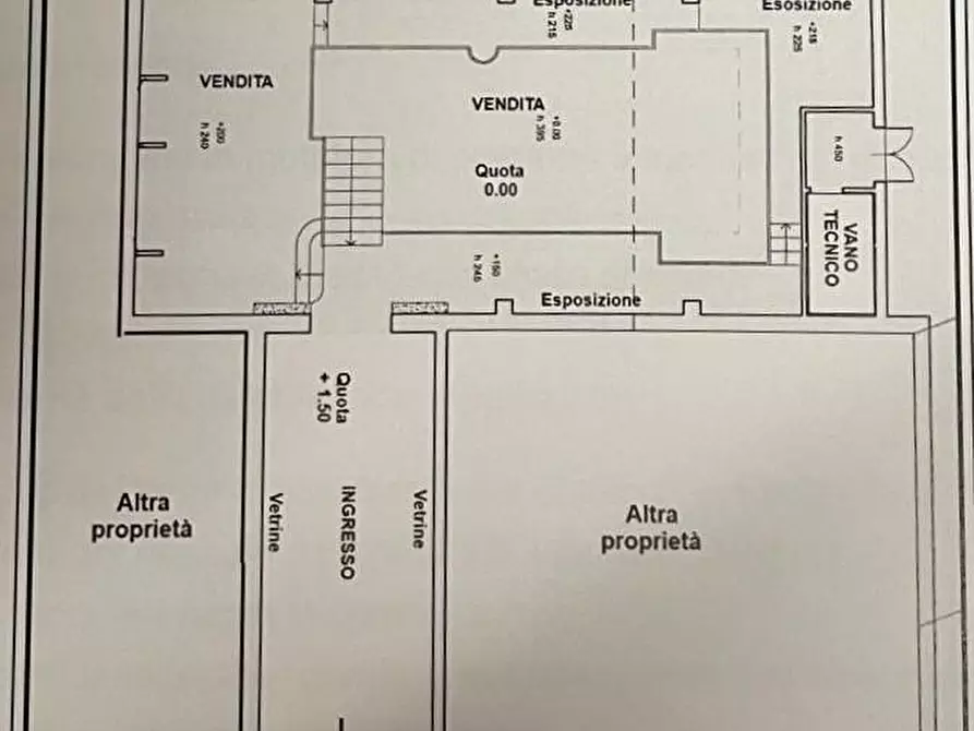 locale commerciale in vendita a Massa in zona Centro Storico