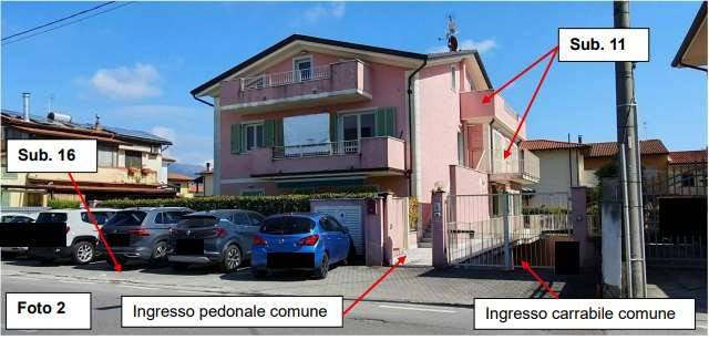 appartamento in vendita a Massa in zona Marina di Massa